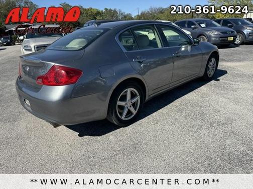 2015 INFINITI Q40 Base