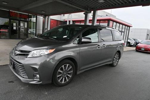 2018 Toyota Sienna XLE