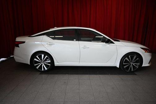 2020 Nissan Altima SR FWD