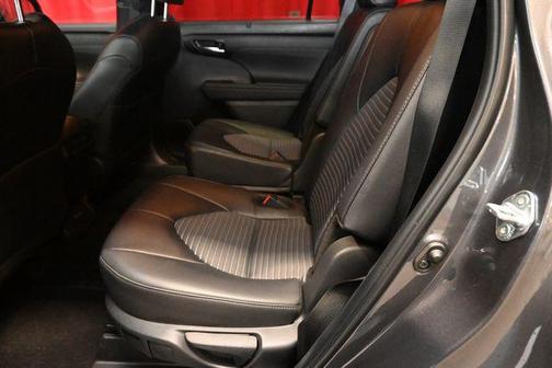 2025 Toyota Highlander XSE