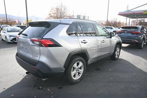 2020 Toyota RAV4 Hybrid LE