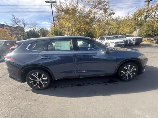 2025 Toyota Crown Signia XLE