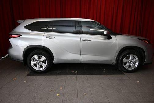 2022 Toyota Highlander Hybrid LE
