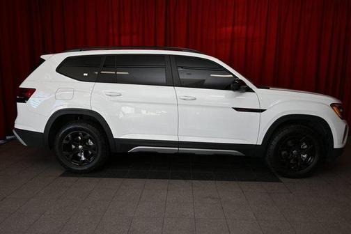 2025 Volkswagen Atlas 2.0T Peak Edition