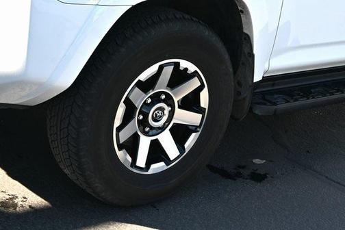 2024 Toyota 4Runner TRD Off Road