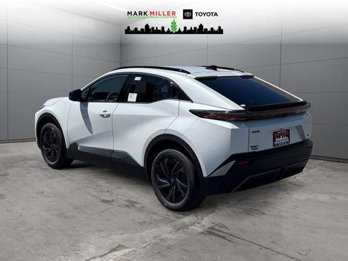 Pearl 2026 Toyota C-HR SE