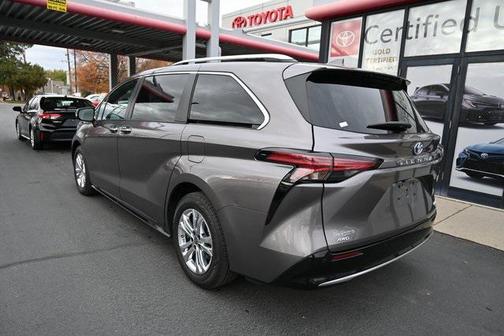 2022 Toyota Sienna Platinum