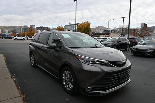 2022 Toyota Sienna Platinum