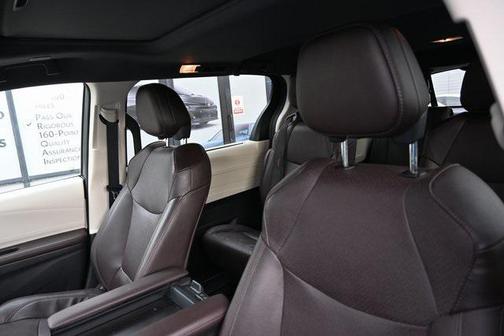 2022 Toyota Sienna Platinum