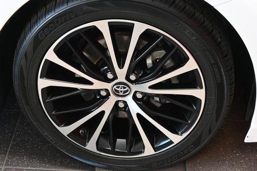 2018 Toyota Camry Hybrid SE