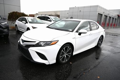 2018 Toyota Camry Hybrid SE