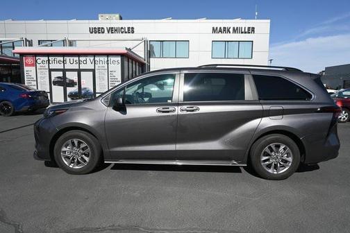 2024 Toyota Sienna LE