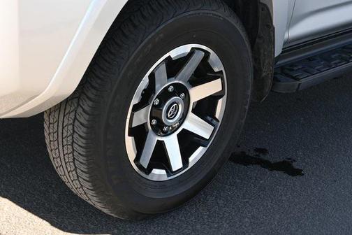 2024 Toyota 4Runner TRD Off Road