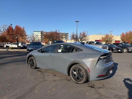 2026 Toyota Prius Plug-In Hybrid SE