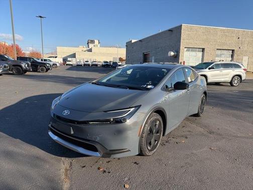 2026 Toyota Prius Plug-In Hybrid SE