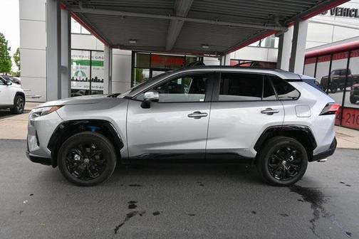2025 Toyota RAV4 Hybrid SE