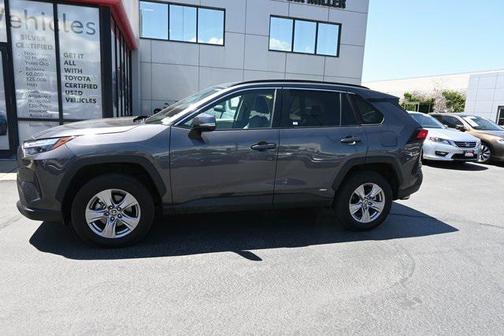 2022 Toyota RAV4 Hybrid XLE