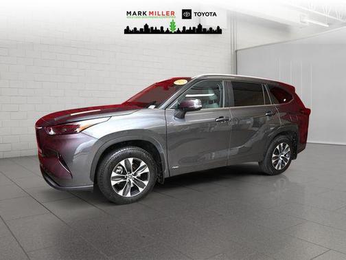 2025 Toyota Highlander Hybrid XLE