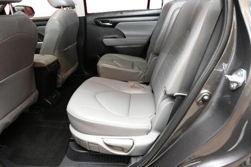 2025 Toyota Highlander Hybrid XLE