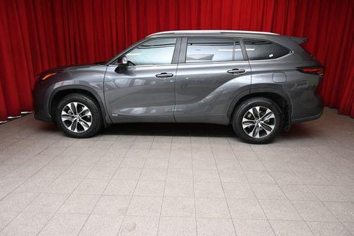 2025 Toyota Highlander Hybrid XLE