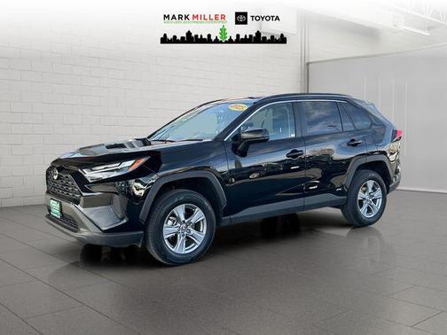 2025 Toyota RAV4 Hybrid LE
