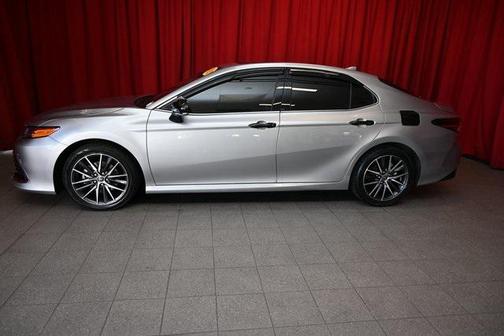 2023 Toyota Camry Hybrid XLE