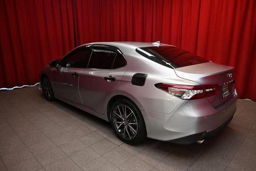 2023 Toyota Camry Hybrid XLE