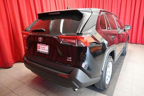 2022 Toyota RAV4 LE