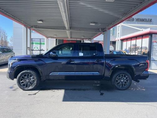 2025 Toyota Tundra Hybrid Platinum