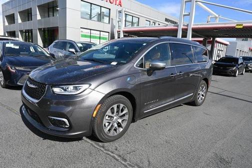 2022 Chrysler Pacifica L