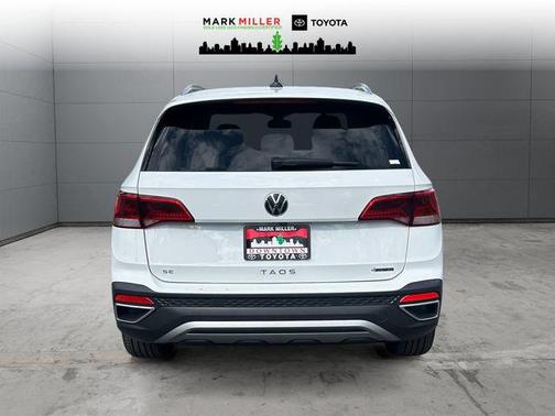 White 2022 Volkswagen Taos 1.5T SE