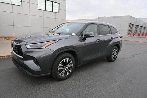 2023 Toyota Highlander Hybrid XLE