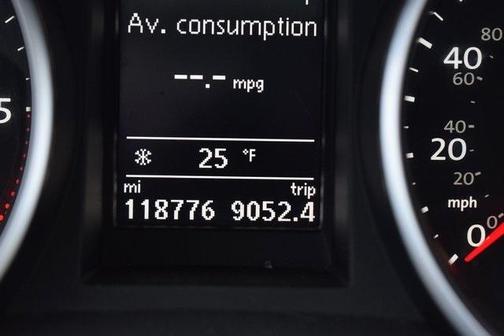 Photo 2 of 13 of 2014 Volkswagen Jetta SportWagen TDI