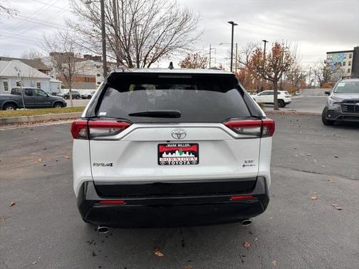 2025 Toyota RAV4 Hybrid SE