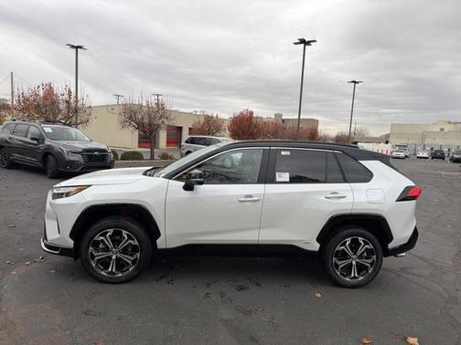 2025 Toyota RAV4 Hybrid SE