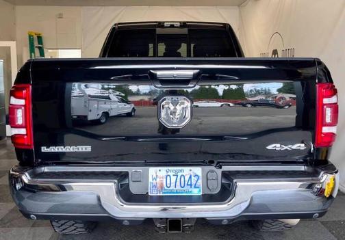 2022 RAM 2500 Laramie Crew Cab 4x4 6'4' Box