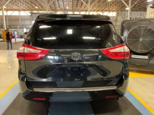 2016 Toyota Sienna XLE Premium
