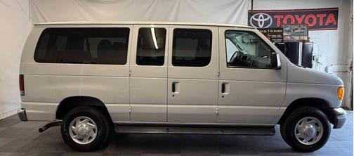 2007 Ford E350 Super Duty Base