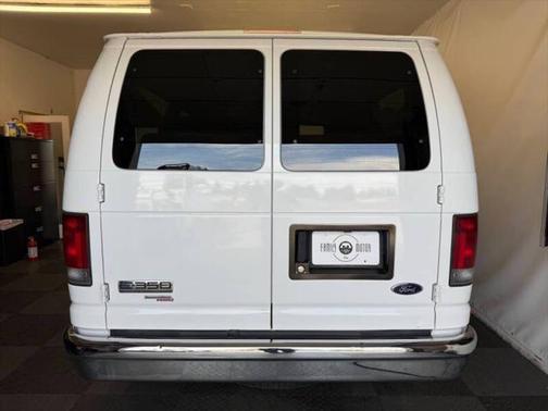 2007 Ford E350 Super Duty Base