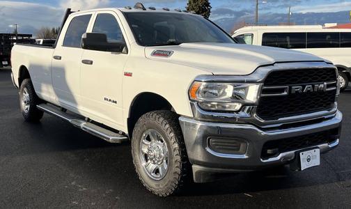 2022 RAM 2500 Tradesman Crew Cab 4x4 8' Box