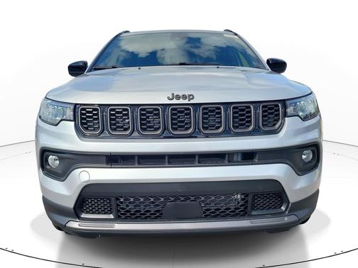 Silver Zynith Metallic Clearcoat 2026 Jeep Compass Sport