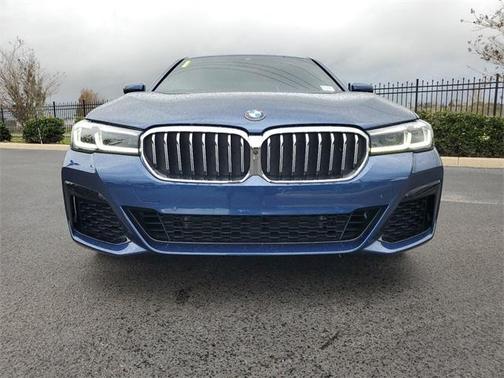 Photo 3 of 34 of 2021 BMW 540 i xDrive
