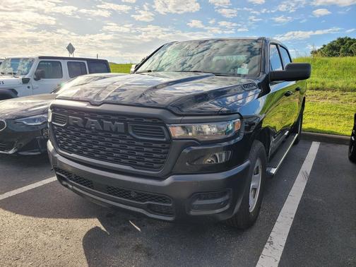 Diamond Black Crystal Pearlcoat 2025 RAM 1500 Tradesman