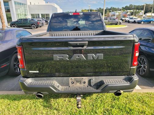 Diamond Black Crystal Pearlcoat 2025 RAM 1500 Tradesman