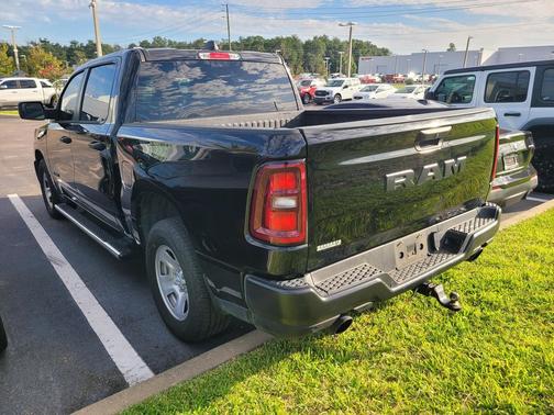 Diamond Black Crystal Pearlcoat 2025 RAM 1500 Tradesman