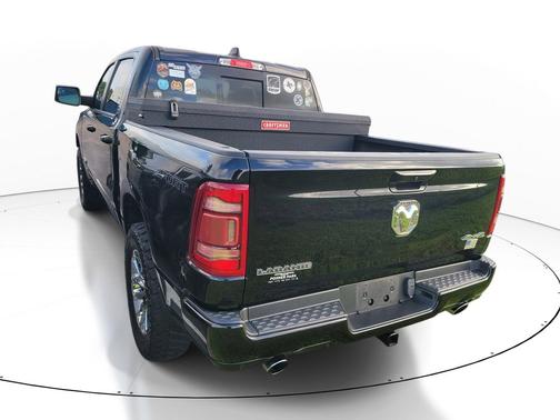 Diamond Black Crystal Pearlcoat 2023 RAM 1500 Laramie