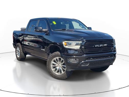 Diamond Black Crystal Pearlcoat 2023 RAM 1500 Laramie
