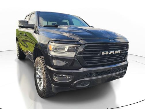 Diamond Black Crystal Pearlcoat 2023 RAM 1500 Laramie