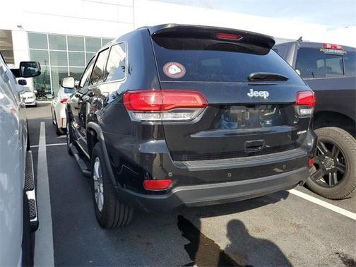 Photo 4 of 4 of 2021 Jeep Grand Cherokee Laredo E