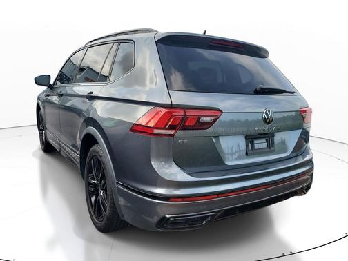 Platinum Gray 2022 Volkswagen Tiguan 2.0T SE R-Line Black